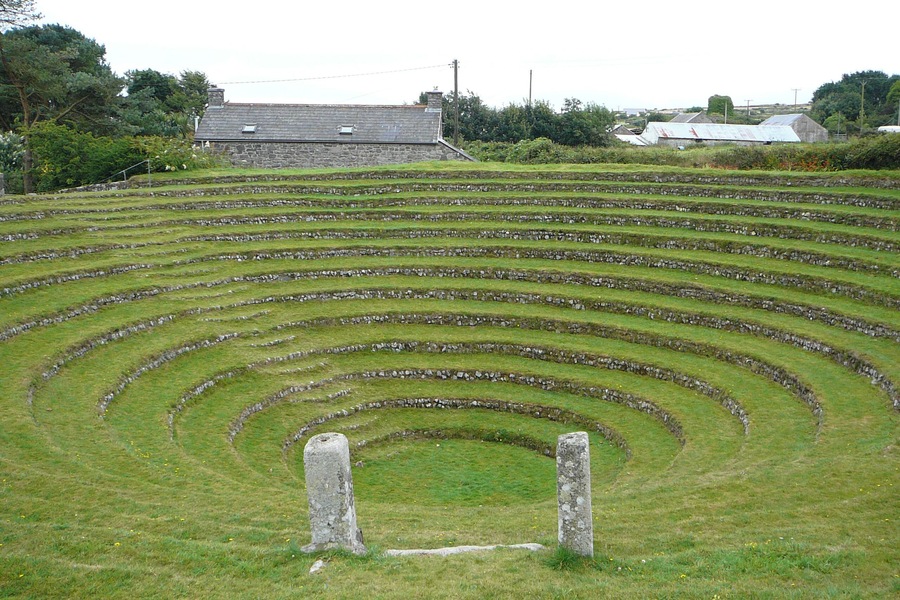 A high wind drove Wesley into Gwennap Pit for the first time on the Sunday evening of September 5 1762. That afternoon he had spoken in the open air at Redruth but "the wind was so high at five that I could not stand in the usual place at Gwennap. But at a small distance was a hollow capable of containing many 1,000 people. I stood on one side of this amphitheatre towards the top, with the people beneath and on all sides, and enlarged on those words in the Gospel for the day (Luke 10. 23, 24), 'Blessed are the eyes which see the things that ye see and ... hear the things that ye hear'." www.methodistrecorder.co.uk/cornwall.htm