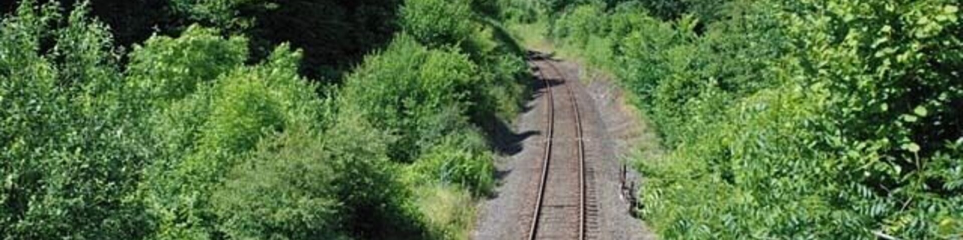 The line to the coast Beginning its descent from the summit.