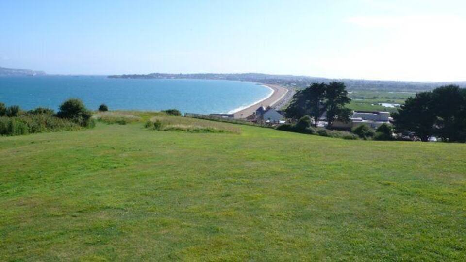 Furzy Cliff and Weymouth Bay Looking along the top of the cliff towards Weymouth