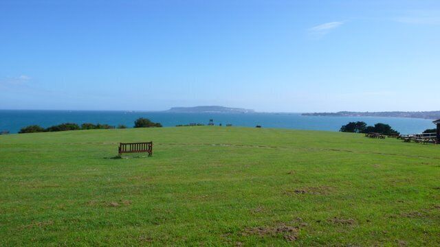 Furzy Cliff Furzy cliff is a favourite view point for looking out over Weymouth Bay. In the background is the Isle of Portland