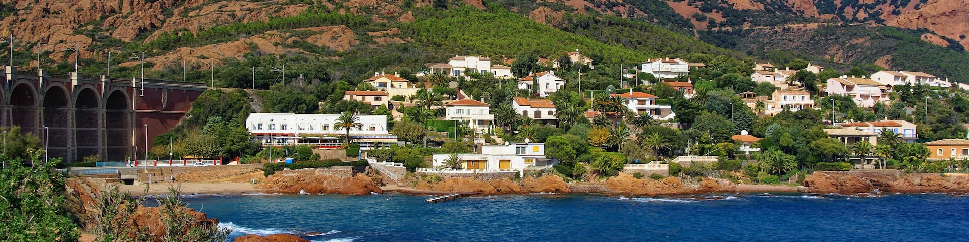 Calanque d'Anthéor - Boulevard EugÚne Brieux - View North