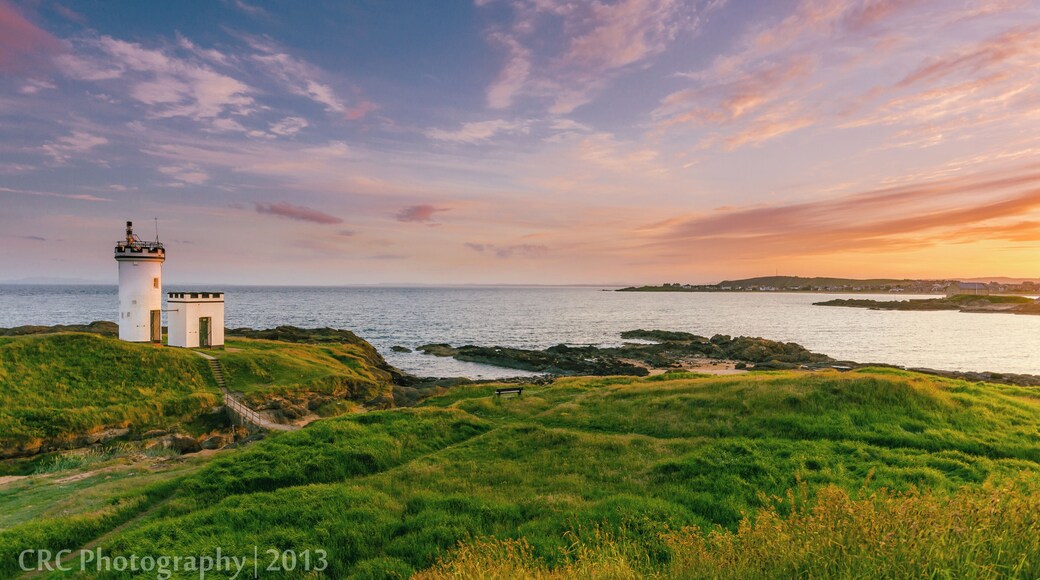 After reading about how to use the curves in Lightroom in a magazine article (NPhoto) I had a go at this shot from scratch. Quite pleased with it.