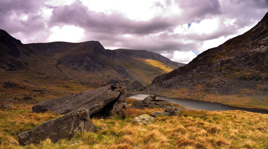 This is a short walk from the Llyn Ogwen lake you see in the distance where you can also park..