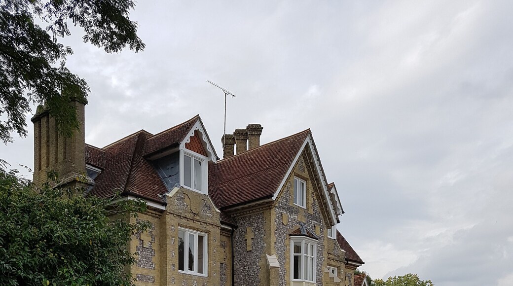 Penton Close Wikidata has entry Q26623354 with data related to this item.