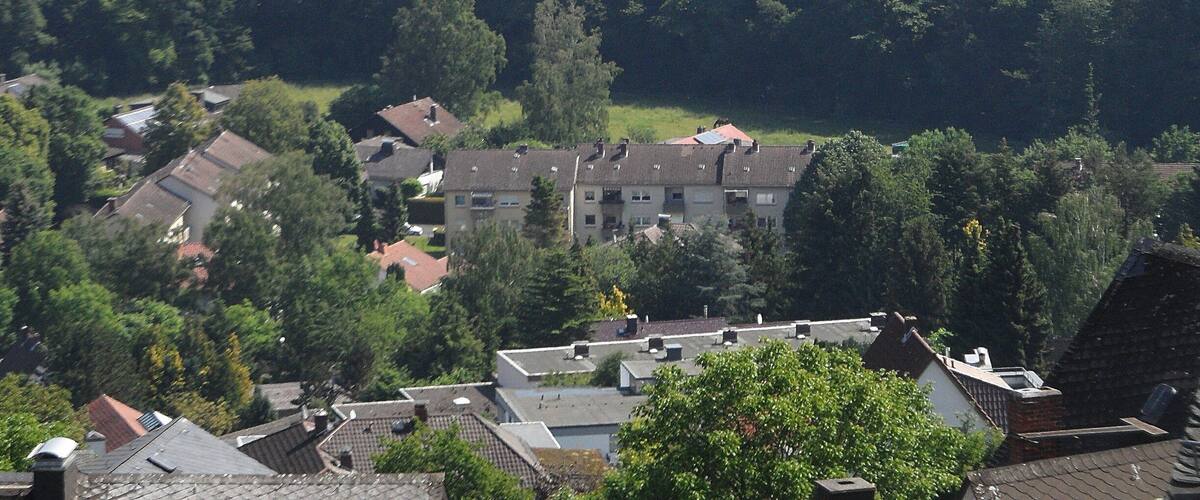 Lollarer Kopf, von Bergfried der ca. 10 km westlich gelegenen Burg Gleiberg; Mai 2018