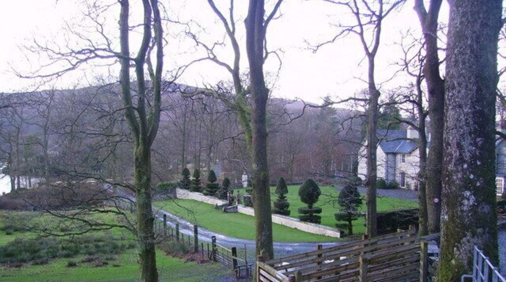 Topiary, Water Park Water park is a large house on the shore of the lake.