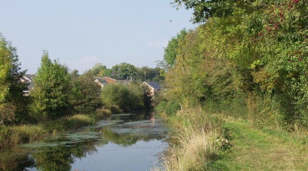 Montgomery Canal at Arddlin. This is about the furthest north you can go on the navigable section centred around Y Trallwng (Welshpool).