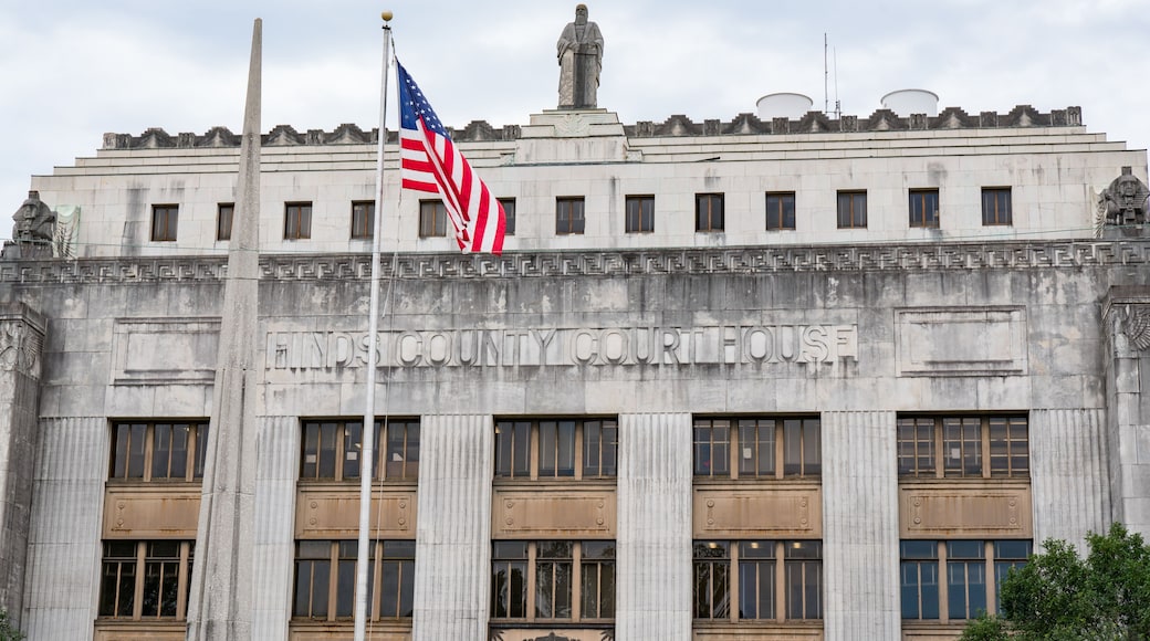 ๋ ์ด๋จผ๋