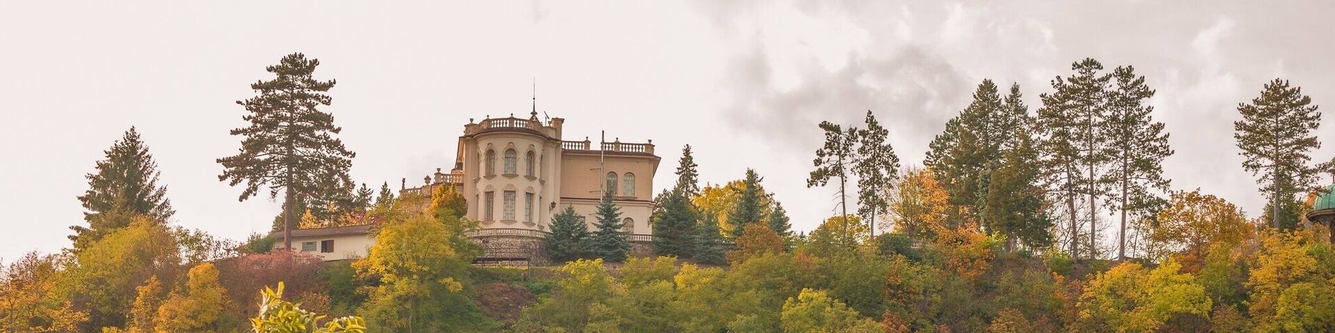 The Berounka is a river in the Czech Republic, the biggest left tributary of Vltava. It carries the name Mže from its source in Germany, next to the Czech border, until its confluence with the Radbuza in Pilsen. It then continues under the name of Berounka until it enters the Vltava on the edge of Prague. Originally, the entire stream was called Mže, but in the 17th century the lower course started to be named after the town Beroun, lying upon it.
Berounka Nature Trail (canoeing)
Route: The first information board is situated near the village of Zvíkovec on the right bank of the Berounka. The trail finishes near Hlásná Třebaň.
Length: about 60 km
The unique Berounka canoeing nature trail goes through the Protected Areas of Křivoklátsko and Czech Karst (Český kras). Its route is formed by the Berounka River. There are thirteen stops with information boards, which tell visitors about local natural and historical places of interest.
#outdoors #czechrepublic #oldeurope