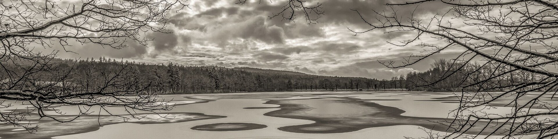 Driving around in this beautiful Country. Join my private Photo tour through Czechia. www.timvollmer.de