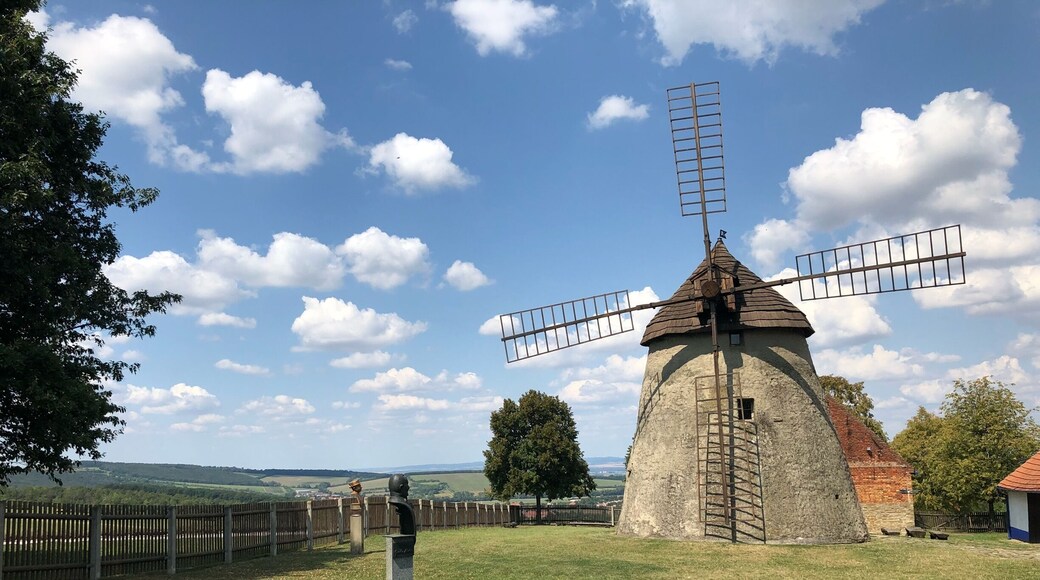 Větrný mlýn Kuželov