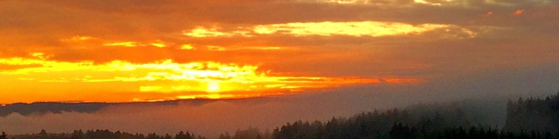 A stunning sunrise and a great day for a trip... Love this beautiful country!