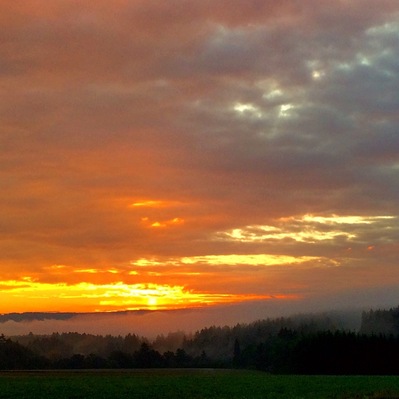 A stunning sunrise and a great day for a trip... Love this beautiful country!
