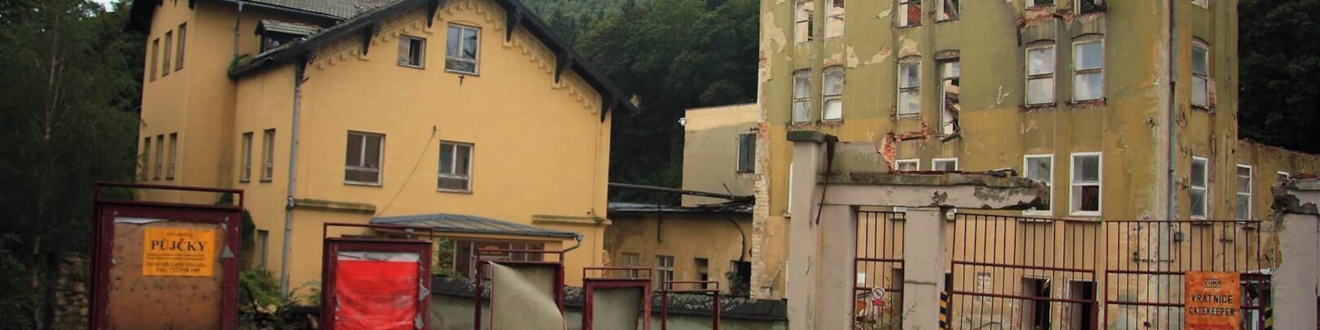 Vitka textile factory of Oskar Schindler, Brněnec.
Schindler’s factory may be named Czech cultural heritage site
Anything to save? Site where Nazi industrialist turned humanitarian Oskar Schindler moved .
A crumbling factory in the eastern Bohemia— immortalized in Steven Speilberg’s 1993 film “Schindler’s List” as the place that led to the ultimate salvation of some 1,200 refugees from the Holocaust – is set to become a Czech cultural heritage site. But time is running short to save it.
The factory lies in the town of Brněnec, not far from where Oskar Schindler was raised, back when it was deep within the Sudeten German region of Czechoslovakia (and known by the locals as Brünnlitz). Before to the Second World War broke out, the factory was owned by the Jewish Loew-Beer family.
Also see :
http://www.jewishvirtuallibrary.org/jsource/biography/schindler.html
http://www.timesofisrael.com/bankruptcy-dispute-deterioration-marring-plans-for-memorial-at-schindler-factory-site/