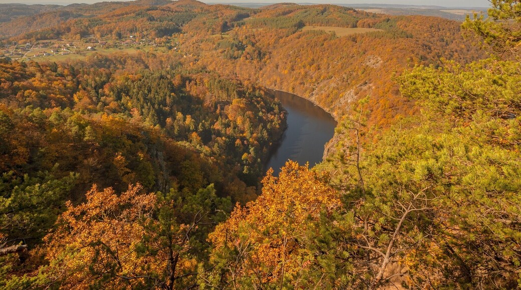 Have you ever heard Vltava (The Moldau), a symphonic poem written by BedĆich Smetana? This walk will let you see the landscape which inspired him to compose such an amazing piece of music. And although the landscape has changed a little bit from the Smetana times (he probably wouldnât like the hydropower dams), itâs still beautiful. And in some parts, wild too.
One of the most beautiful views of the Vltava River can be seen from the place called Maj which you can find above the former Svatojånské currents, only a few dozen kilometers from Prague. The river turns into a horseshoe shape here, thus creating a virtually fascinating natural scenery. The outlook is situated on a rock towering high above the winding river Vltava, which flows through a deep rocky canyon between the cities of Slapy and Stechovice.
A few facts:
- Maj viewpoint is one of the most famous in the Czech Republic
- Smetana viewpoint is very close and also provide stunning views
- Teletin village is around 45 min. from Prague by car, free parking
- in case you donÂŽt have a car: the bus leaves from Smichov station (be careful about the departure from Teletin, I think there are only 2 buses per day or something like that)
When the weather is bad, this walk can be slippery and somewhat dangerous, please do take care on the cliffs and use common sense! If you feel it might be too dangerous, it probably is!
#autumn #fallroadtrip #czechrepublic #golden #europe #river #amazingview #outdoors #hiking #wonderlust