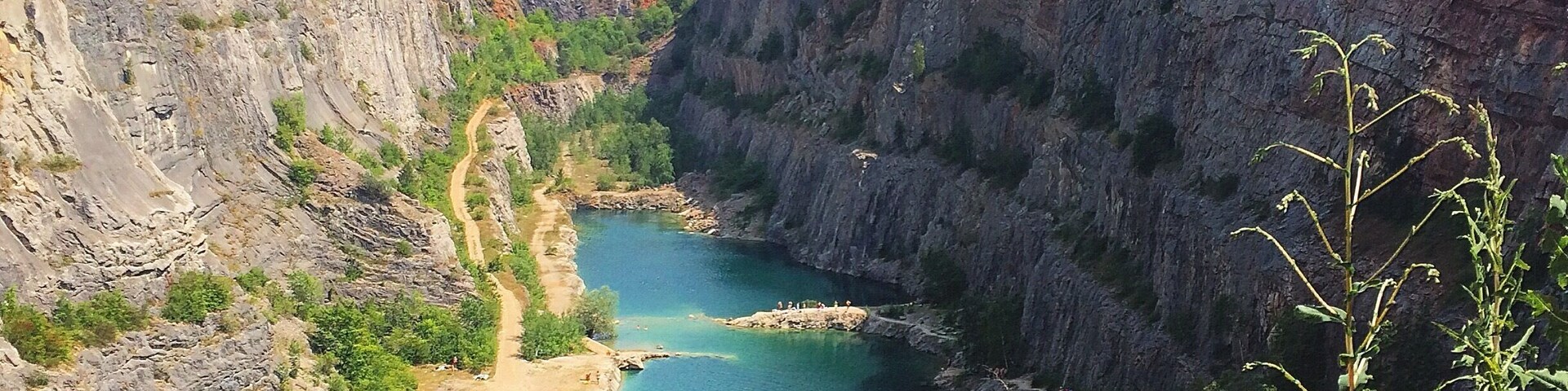 Best trip for a hot summer day! The water was refreshing and clear. I'm looking forward to visit this place again.