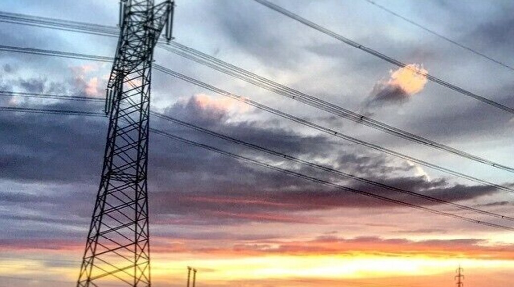 I often dread the blah parts of travel like long bus rides... But catching a sunset over The Czech Republic countryside makes it much more enjoyable! No complaints this time 😉 #czechrepublic #ItsAmazingOutThere #sunset #goldenhour