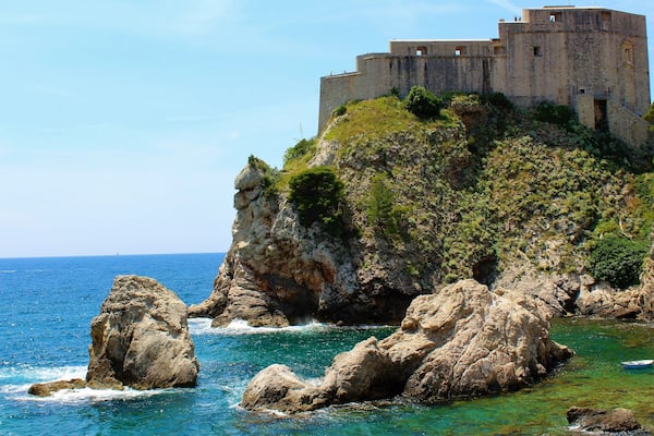 Fort Lovrijenac, often called 'Dubrovnik's Gibraltar', is one of the premier sites in Dubrovnik. Not only is it a very cool fortress but it's surrounded by beautiful rocks and sea. And as a Game of Thrones fan it was very interesting to visit it! It doubles as the Red Keep at King's Landing.