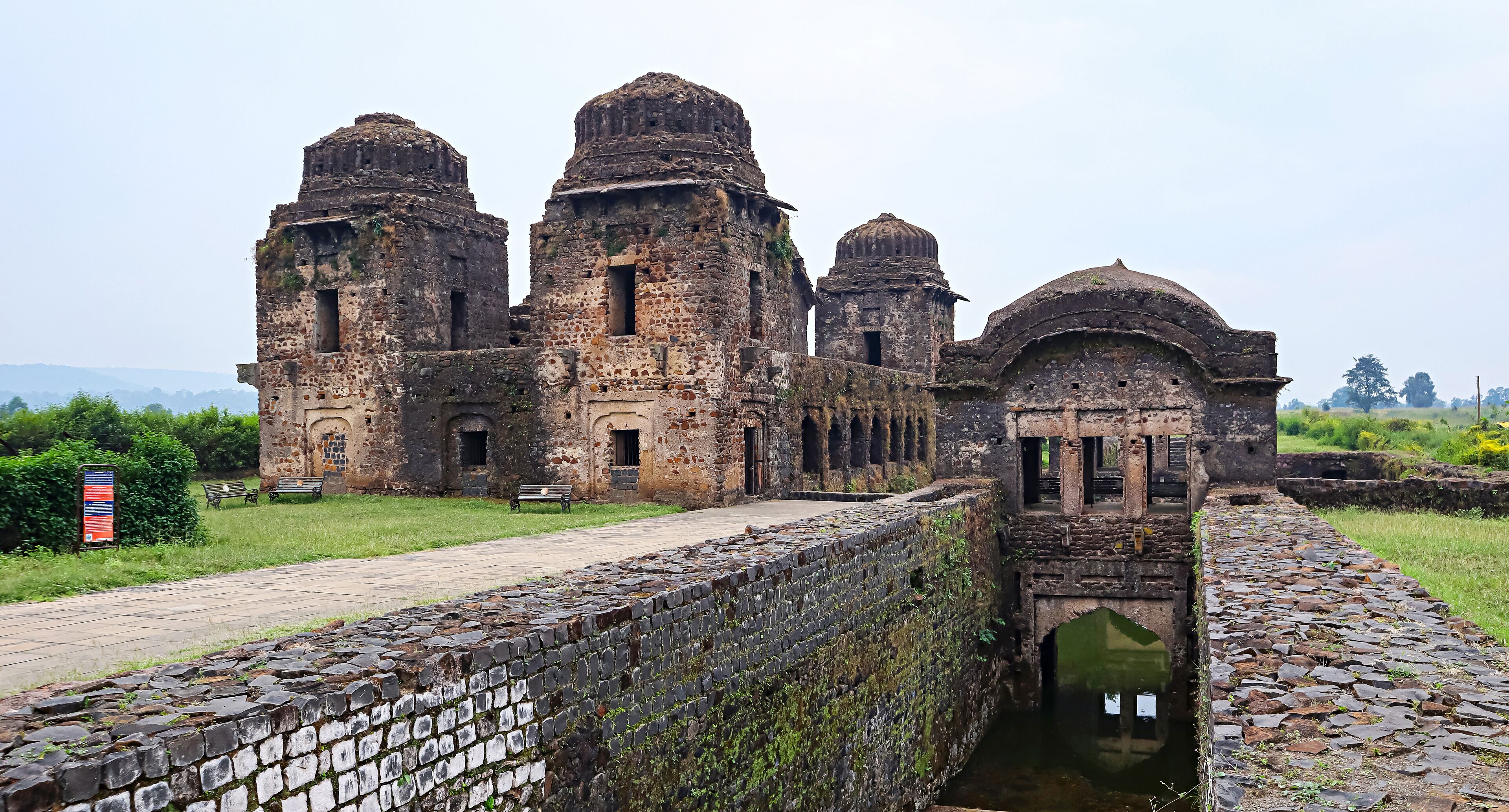 Ruined view of Queen's Palace, or Rani Mahal, built in the 17th century for Chimney Rani, located in Ramnagar, Mandla, Madhya Pradesh