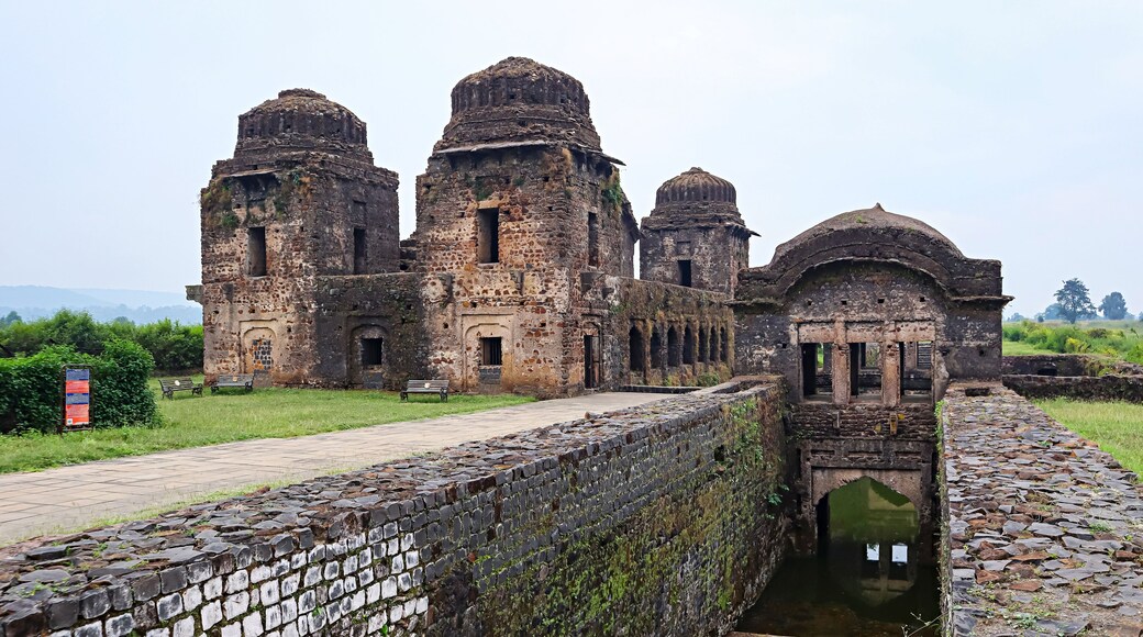 Ruined view of Queen's Palace, or Rani Mahal, built in the 17th century for Chimney Rani, located in Ramnagar, Mandla, Madhya Pradesh