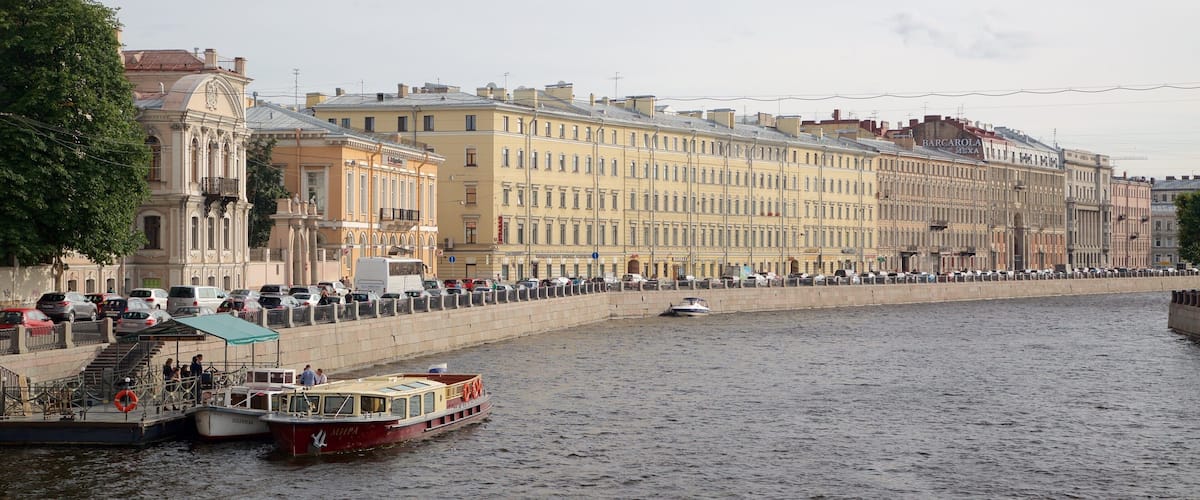 San Pietroburgo che include fiume o ruscello e traghetto