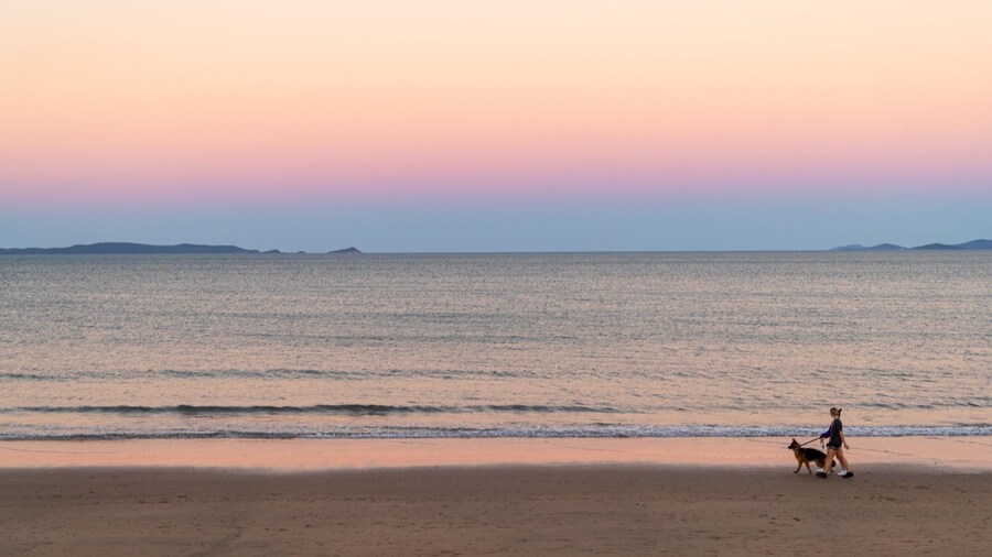 Main Beach showing a sandy beach, general coastal views and a sunset