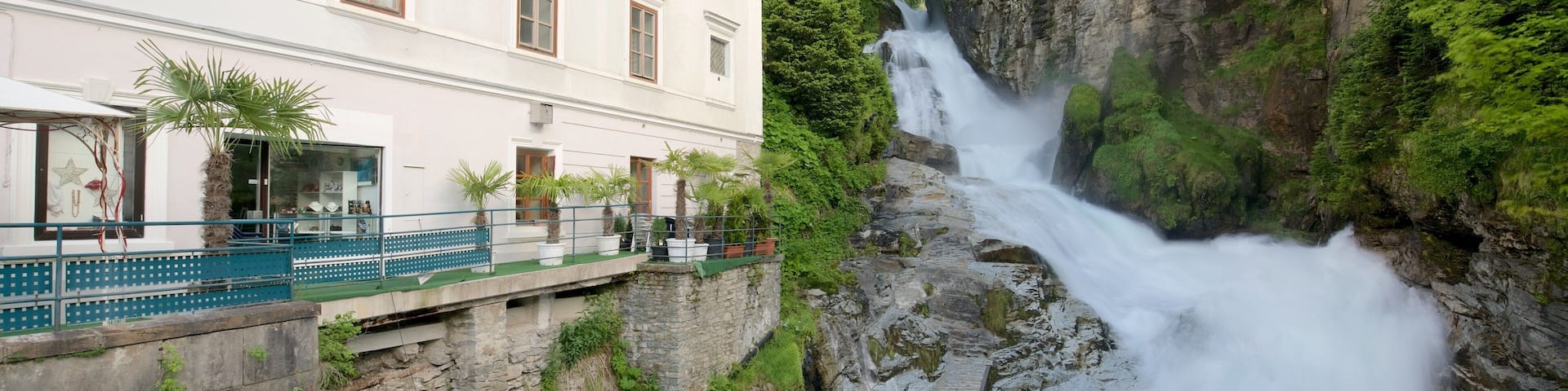 Bad Gastein which includes heritage elements, rapids and a waterfall