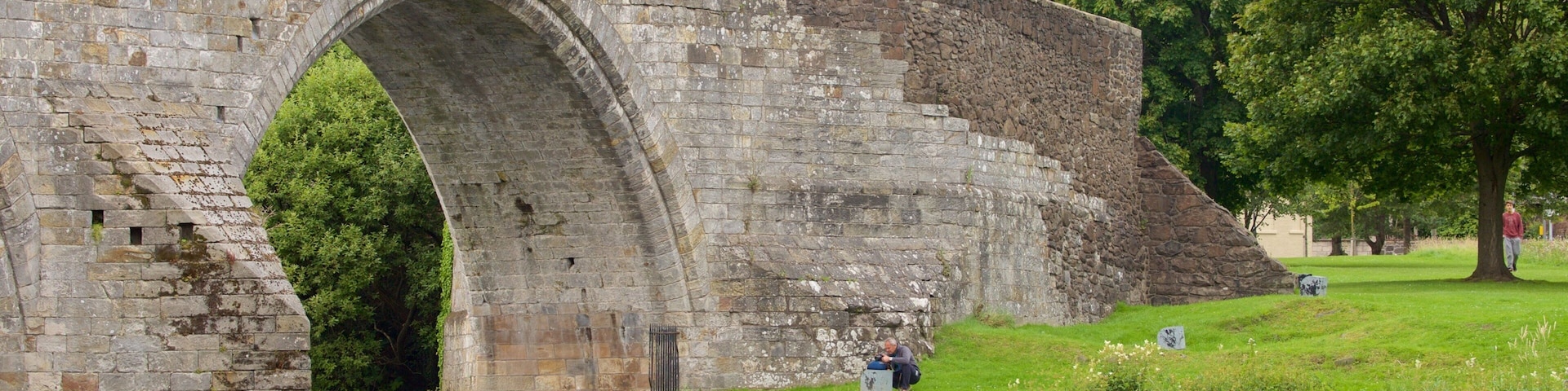 Stirling mostrando un puente y un río o arroyo