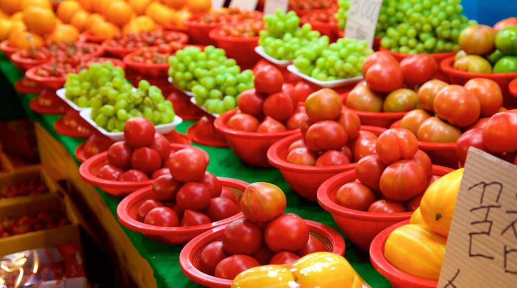 Gupo Market showing markets and food