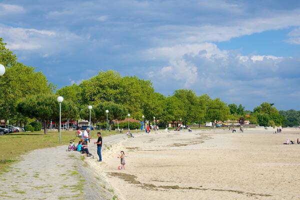 Bordeaux mettant en vedette plage de sable