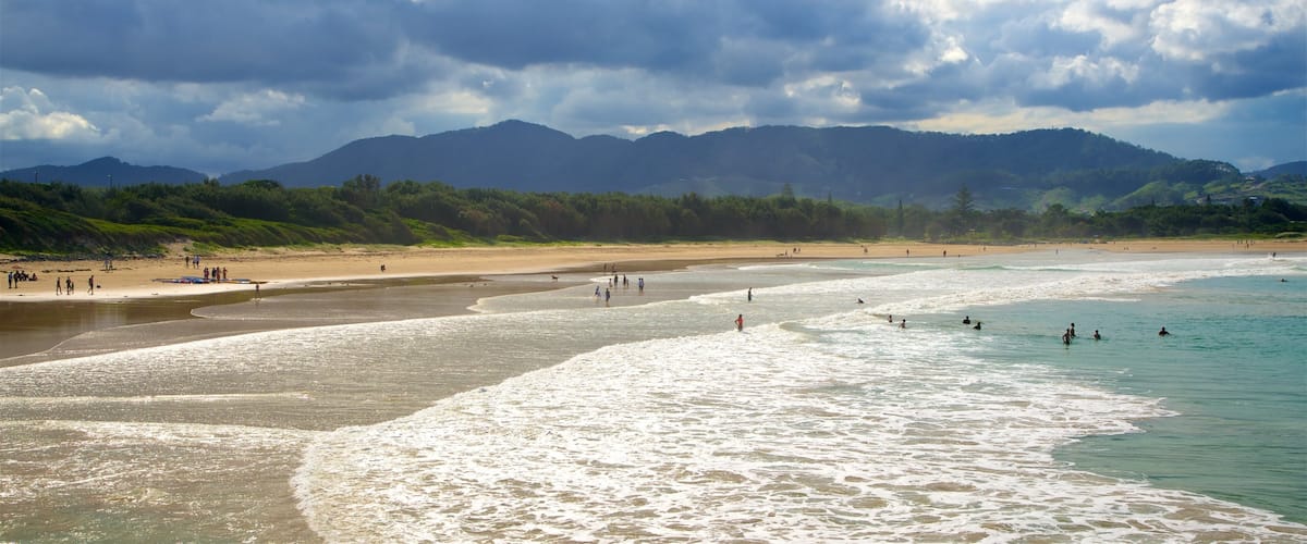 Coffs Harbour qui includes baie ou port, surf et baignade