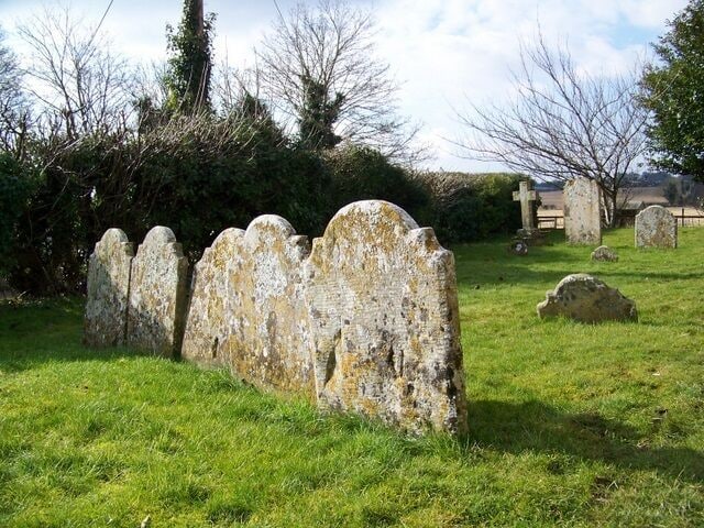Headstones, St Leonard's Church There are a number of very old headstones within the churchyard. The newer graves are in a cemetery across the road.