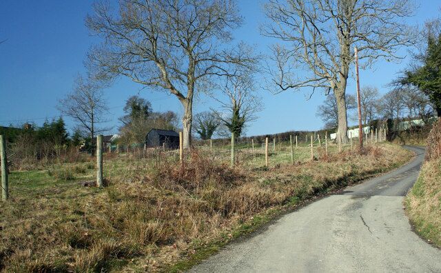 Up The Hill Minor road bends towards Henllan Ucha farm.
