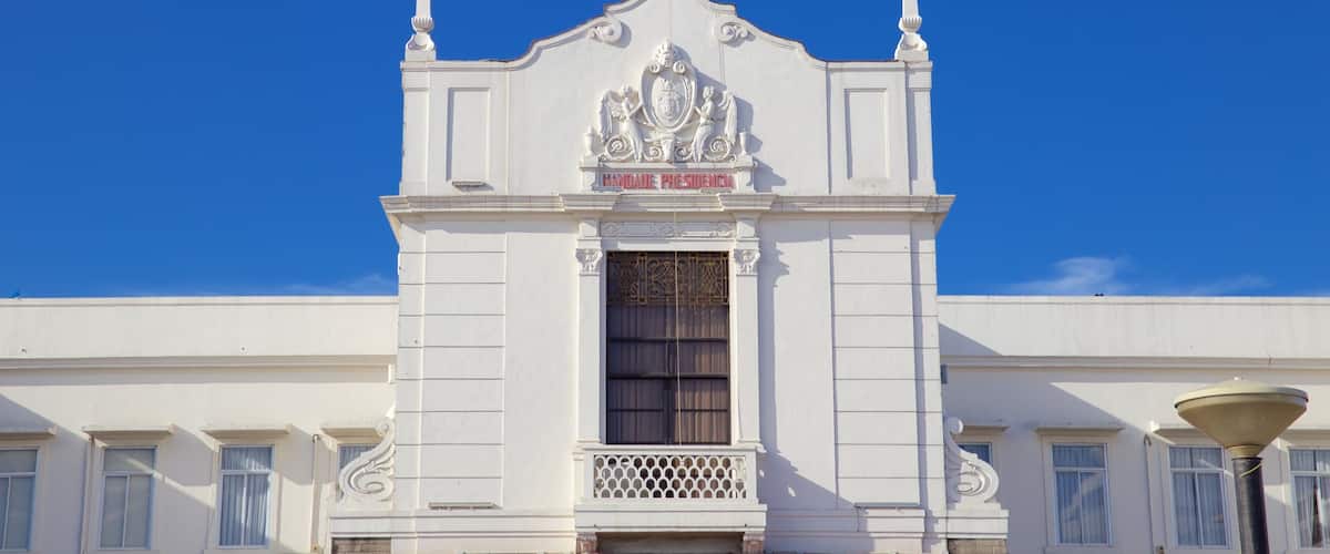 Cebu Island featuring an administrative buidling