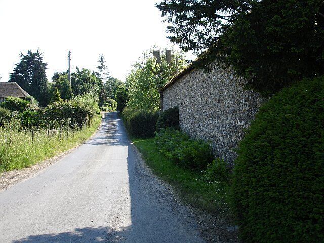 Flint Barn at Seed. Seed is a small group of dwellings around Foxenden Manor.
