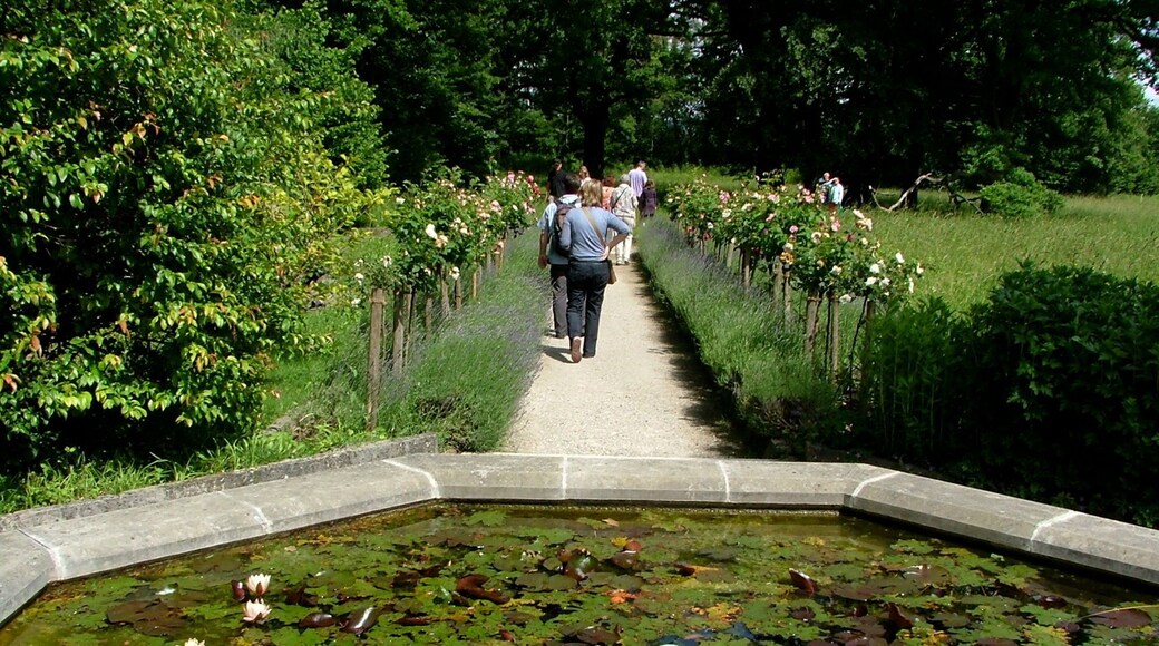Brunnen vor dem Künstlerhaus