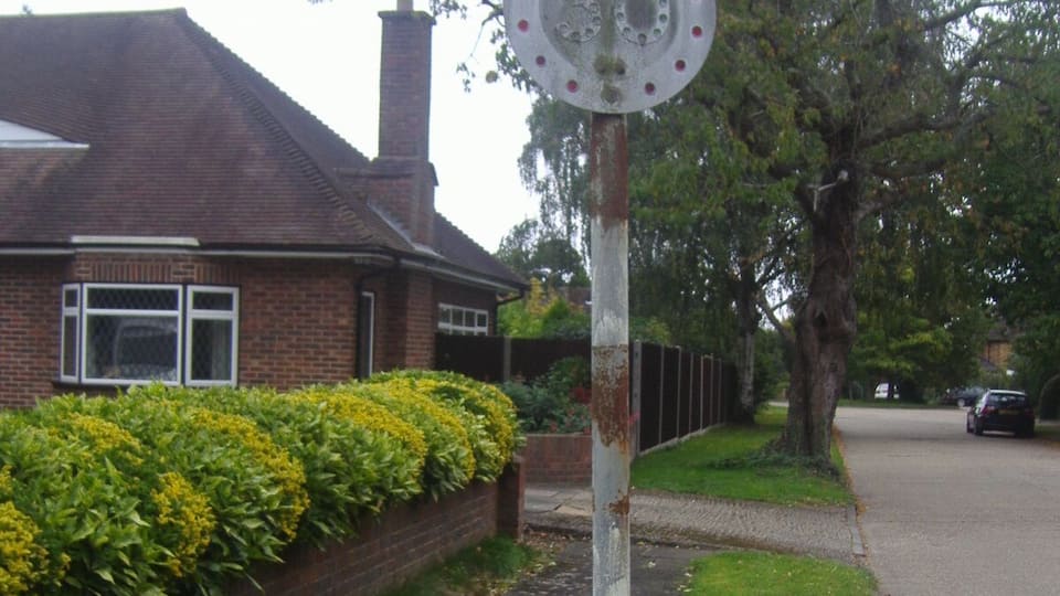 Early pre-Worboys speed limit, Highfield Drive, Ickenham