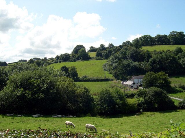 Cwmnant farm from B4338