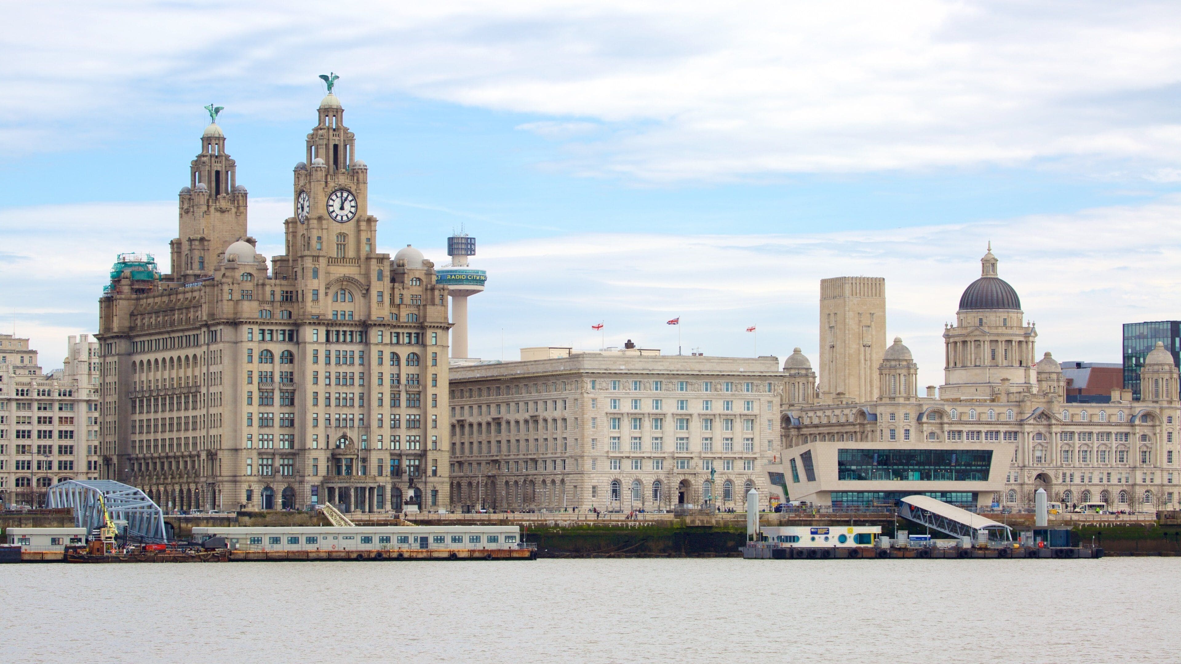 Liverpool showing a city, heritage elements and a river or creek