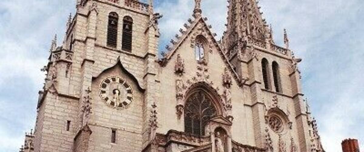 Façade de l'église Saint-Nizier à Lyon (France)