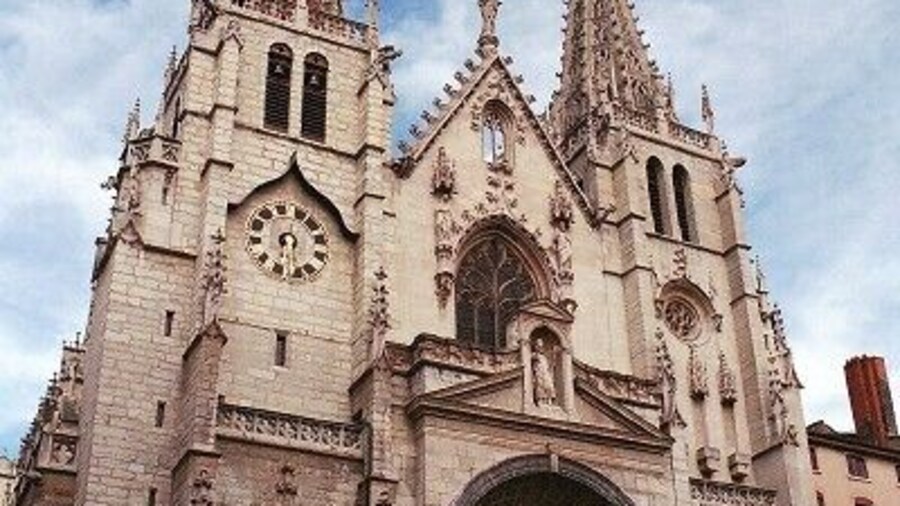 Façade de l'église Saint-Nizier à Lyon