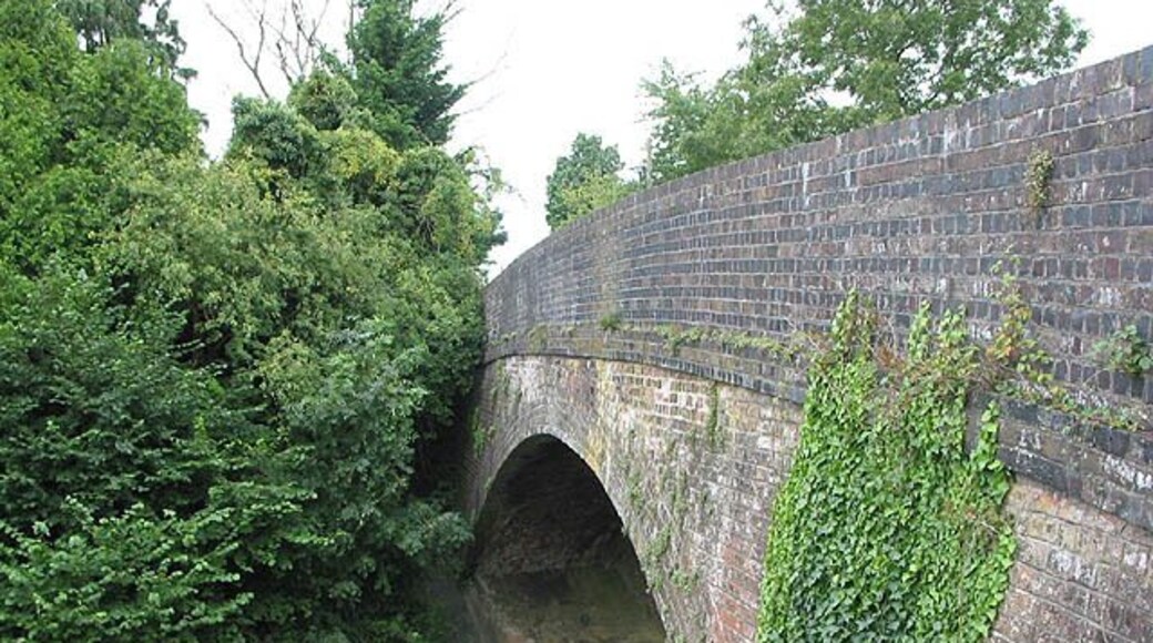 Road bridge over the railway, Oakle Street