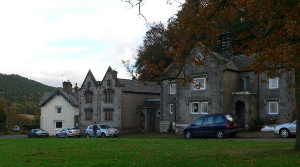 Harthill houses On the south side of Harthill Lane, facing the church, these five houses are grade II listed buildings, built as part of the Bolsworth Estate