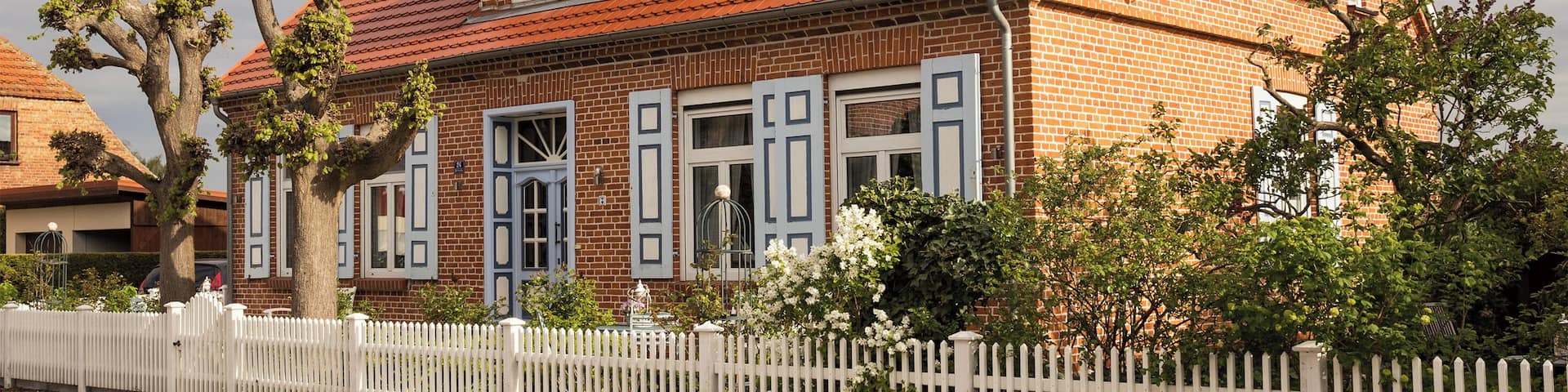 Dändorf (Dierhagen), Dorfstraße 24, cultural heritage monument