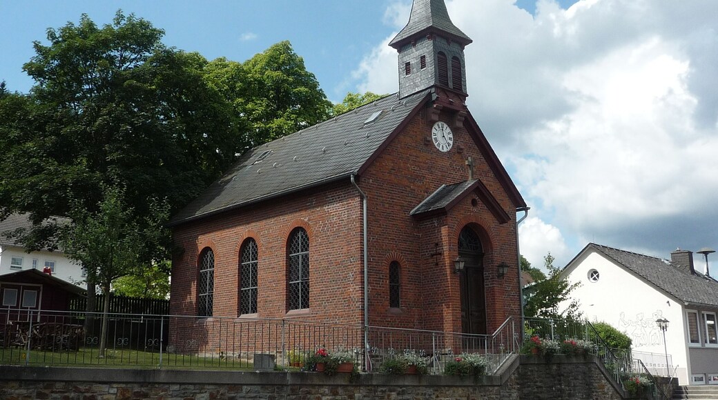Die Kirche von Weiperfelden wurde 1887 errichtet.