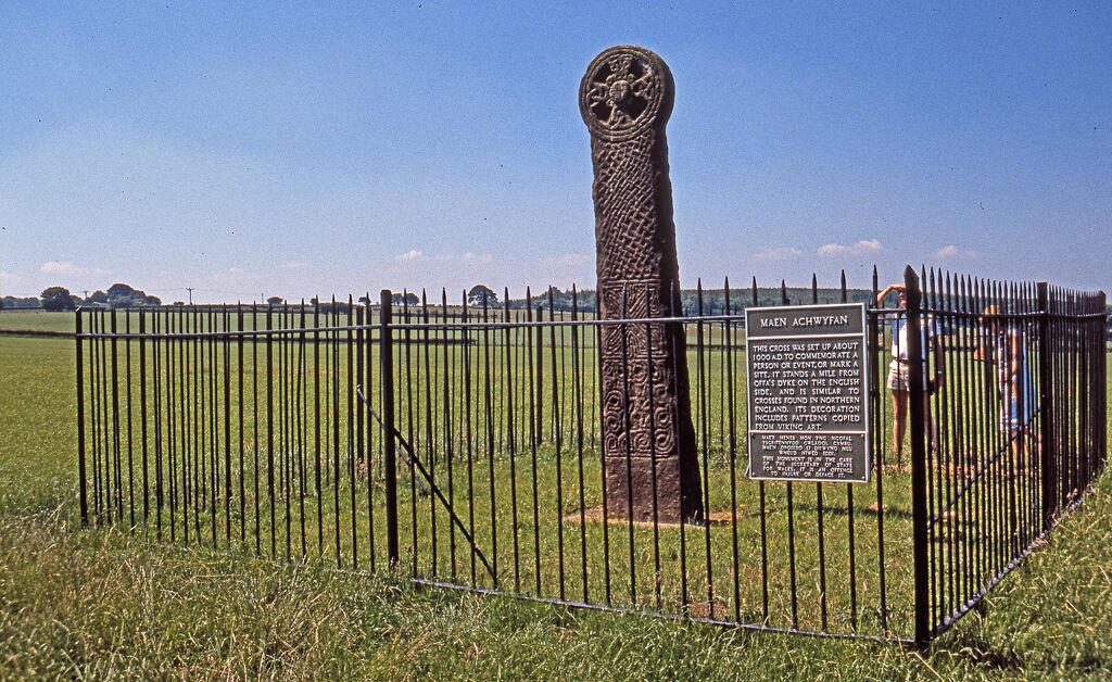 Maen Achwyfan - Whitford, near to Whitford, Flintshire/Sir y Fflint, Great Britain. This pre-Norman cross near Whitford, was placed here in about 1000 AD. It is finely carved, and shows a northern Britain or Scandinavian influence. <a title="http://web.ukonline.co.uk/cj.tolley/ctm/ctm-maenachwyfan.htm" rel="nofollow" href="http://web.ukonline.co.uk/cj.tolley/ctm/ctm-maenachwyfan.htm">Link</a><img style="padding-left:2px;" alt="External link" title="External link - shift click to open in new window" src="http://s0.geograph.org.uk/img/external.png" width="10" height="10"/>