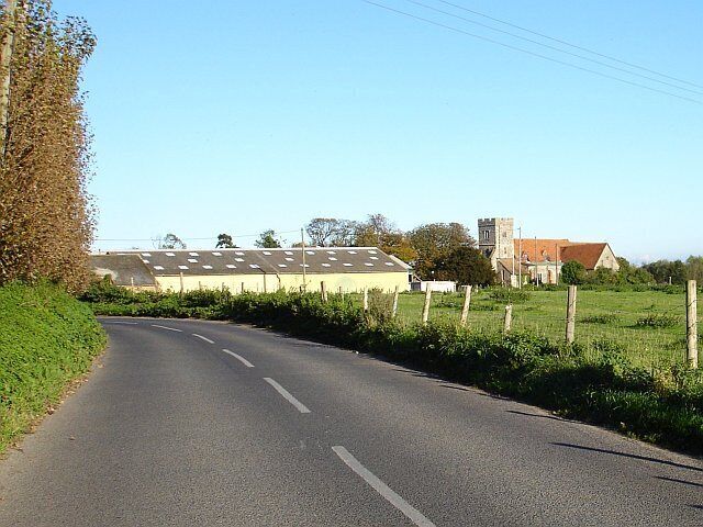 Teynham Court Farm and the church of St Mary The Church stands next to Teynham Court, some distance from what is now the main settlement of Teynham along the A2.