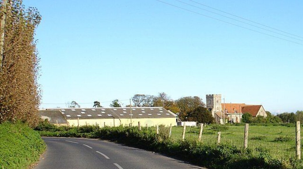 Teynham Court Farm and the church of St Mary The Church stands next to Teynham Court, some distance from what is now the main settlement of Teynham along the A2.