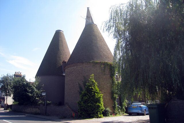 Radfield Oast, London Road, Teynham, Kent Twin round kiln oast house, one kiln missing cowl.
