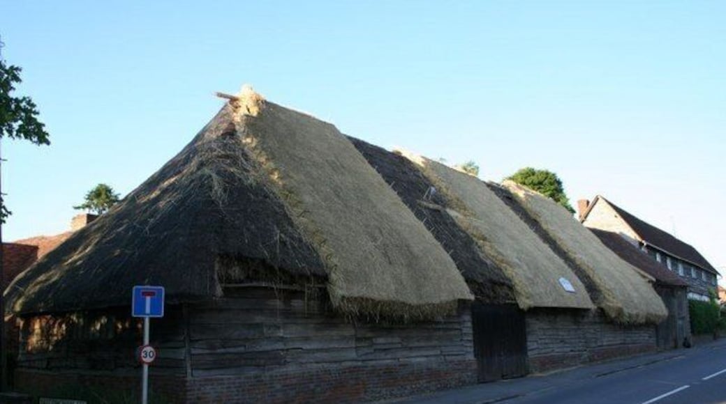 Great Tree Farm Barn, London Road, Blewbury, Oxfordshire (formerly Berkshire) being thatched